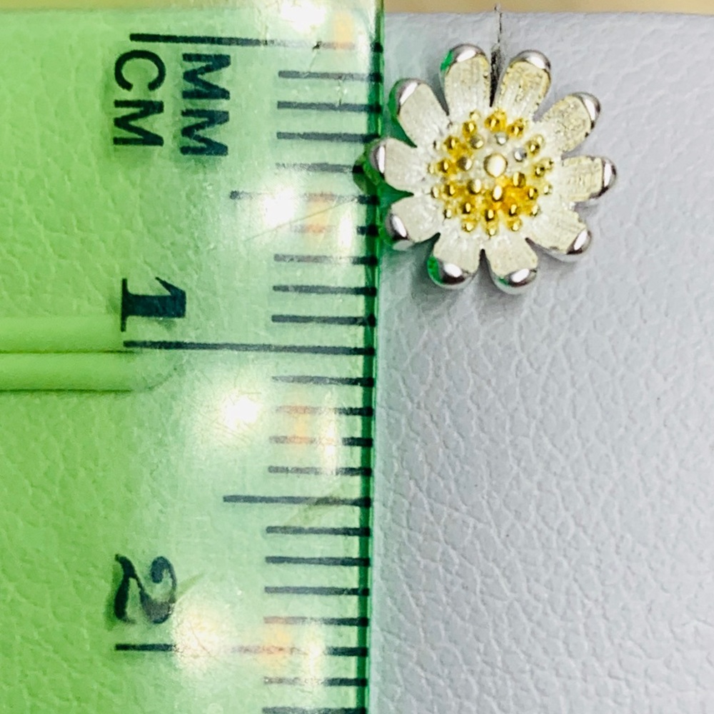 Sterling Silver Flowers Earrings - Picture 3 of 3